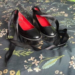 YRU Qloud lace up platforms